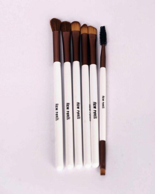 <sup STYLE="font-size:50%">oivl</sup> New Paris 6in1 white multipurpose brush - Image 2